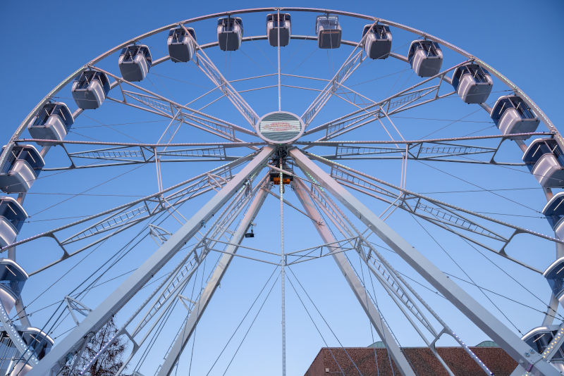 White Wheel - modernes Riesenrad
